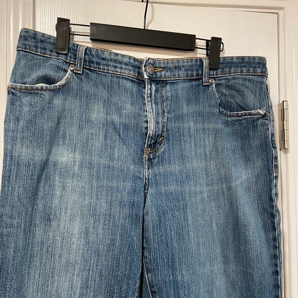 Eddie Bauer Flared Split Hem Medium Wash Denim Jeans Women’s Size 12 - Picture 2 of 12